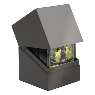Ultimate Guard Boulder 100+ Solid Kartenbox, grau, geöffnet mit Karten.