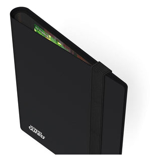 Schwarze Ultimate Guard Flexxfolio 160 Kartenmappe mit elastischem Verschluss, zeigt Kartenfächer und Logo.