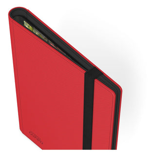 Rote Ultimate Guard Flexxfolio 360 Kartenmappe mit XenoSkin-Einband und elastischem Band, teilweise geöffnet.