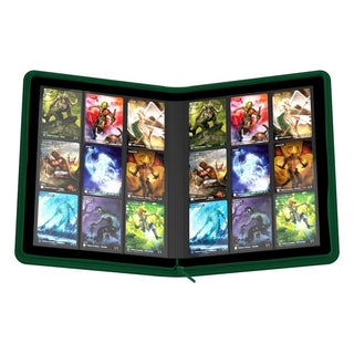 Grüne Ultimate Guard Zipfolio 360 Kartenmappe mit 18-Taschen-Seiten, geöffnet und mit Sammelkarten gefüllt.