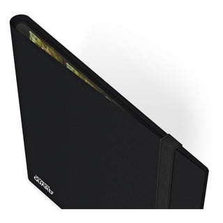 Schwarze Ultimate Guard Flexxfolio 480 Kartenmappe, 24-Pocket, mit elastischem Verschluss, teilweise geöffnet.