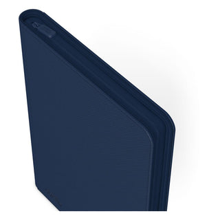 Blaues Ultimate Guard Zipfolio 320 mit XenoSkin-Einband und Reißverschluss für Sammelkarten.