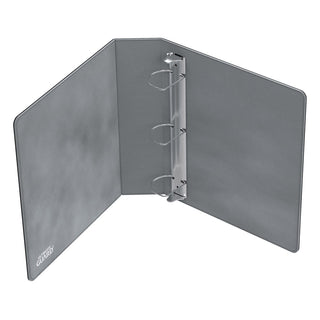 Schwarzer 3-Ring-Ordner von Ultimate Guard mit XenoSkin-Oberfläche, offen gezeigt.