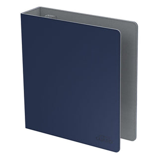 Blauer Ultimate Guard XenoSkin 3-Ring-Ordner mit verstärkten D-Ringen und beschreibbarem Indexlabel.