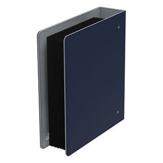 Blauer Ultimate Guard XenoSkin 3-Ring-Ordner für Sammelkarten, 70 mm breit, mit beschreibbarem Indexlabel.