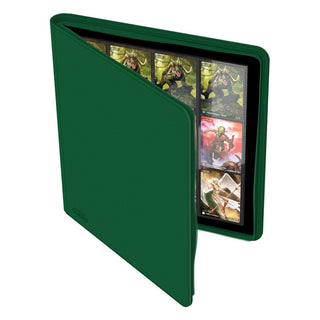 Grüne Ultimate Guard Zipfolio 480 Kartenmappe mit XenoSkin-Einband, offen mit sichtbaren Karten.