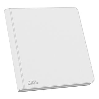 Weiße Ultimate Guard Zipfolio 480 Kartenmappe mit XenoSkin-Einband und Reißverschluss, 24-Pocket-Design.