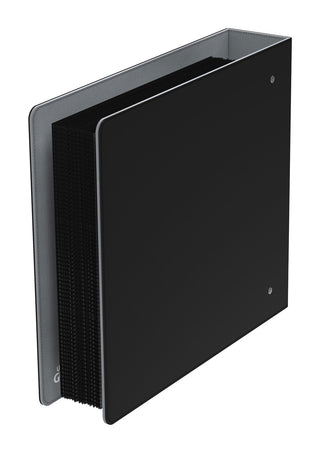 Schwarzer 3-Ringordner Ultimate Guard Supreme mit XenoSkin-Einband für QuadRow Pocket Pages.
