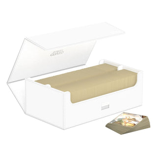 Ultimate Guard Arkhive 800+ in Weiß, idealer Stauraum für über 800 Karten und 350 Toploader, modernes Design.