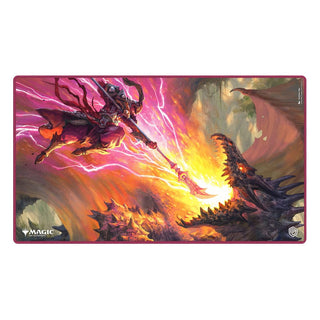 Magic: The Gathering Play-Mat "Tarkir: Dragonstorm" von Ultimate Guard, zeigt epischen Kampf mit Drachen.