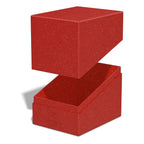 Rote Ultimate Guard Boulder Deck Box 133+, geöffnet, nachhaltiges Design.