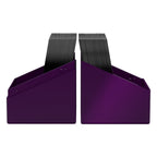 Lila Ultimate Guard Boulder 100+ Kartenbox, geöffnet mit Karten.