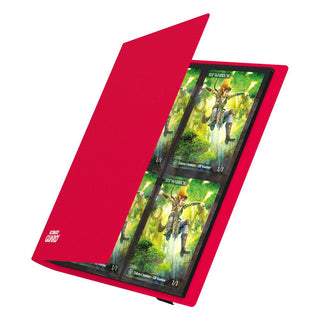 Rote Ultimate Guard Flexxfolio 160 Kartenmappe mit geöffneten 8-Taschen-Seiten, gefüllt mit Sammelkarten.