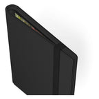 Schwarze Ultimate Guard Flexxfolio 360 Kartenmappe mit XenoSkin-Einband, elastischem Verschluss und sichtbaren Karten.