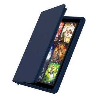 Ultimate Guard Zipfolio 360, blau, mit XenoSkin-Einband, zeigt Sammelkarten in 18-Pocket-Seiten.