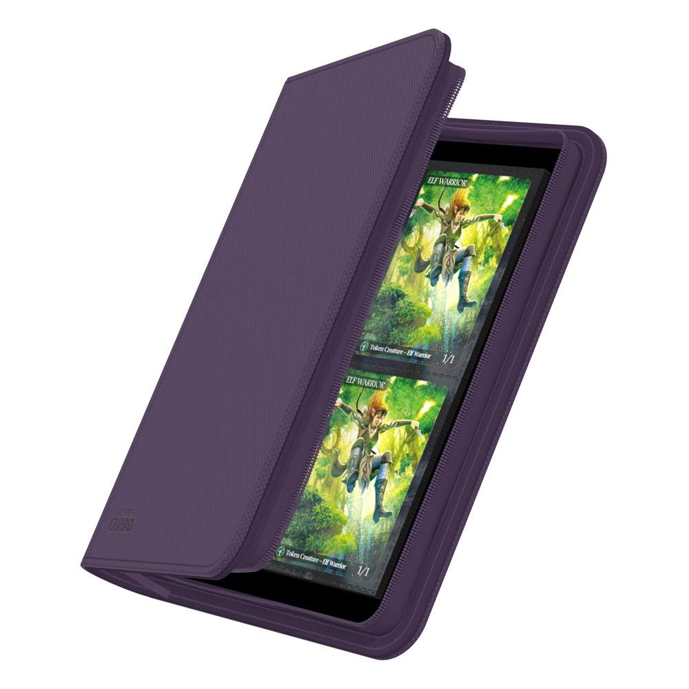 Ultimate Guard Zipfolio 160, violett, mit XenoSkin-Einband und 8-Pocket-Seiten, geöffnet mit Sammelkarten.