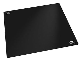 Schwarze Ultimate Guard Spielmatte 61x61 cm, rutschfest, 2 mm dick, schützt Karten beim Spielen.