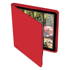 Rote Ultimate Guard Zipfolio 480 Kartenmappe mit XenoSkin-Einband, geöffnet, zeigt Karten in 24-Pocket-Layout.