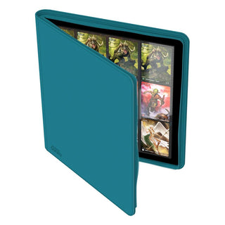 Ultimate Guard Zipfolio 480, petrolblau, 24-Pocket XenoSkin Kartenmappe, geöffnet mit Karten sichtbar.