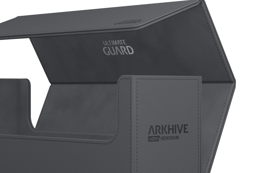 Ultimate Guard Arkhive 400+ XenoSkin Grau, offene Kartenbox für 400+ Karten, ideal für Transport und Aufbewahrung.