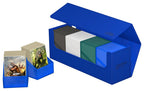 Blaue Ultimate Guard Arkhive 400+ Box mit Karten und Deck Boxen, ideal für Kartensammler.