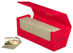 Rote Ultimate Guard Arkhive 400+ XenoSkin Box, offen mit Kartenstapel, geeignet für Kartenaufbewahrung und Transport.