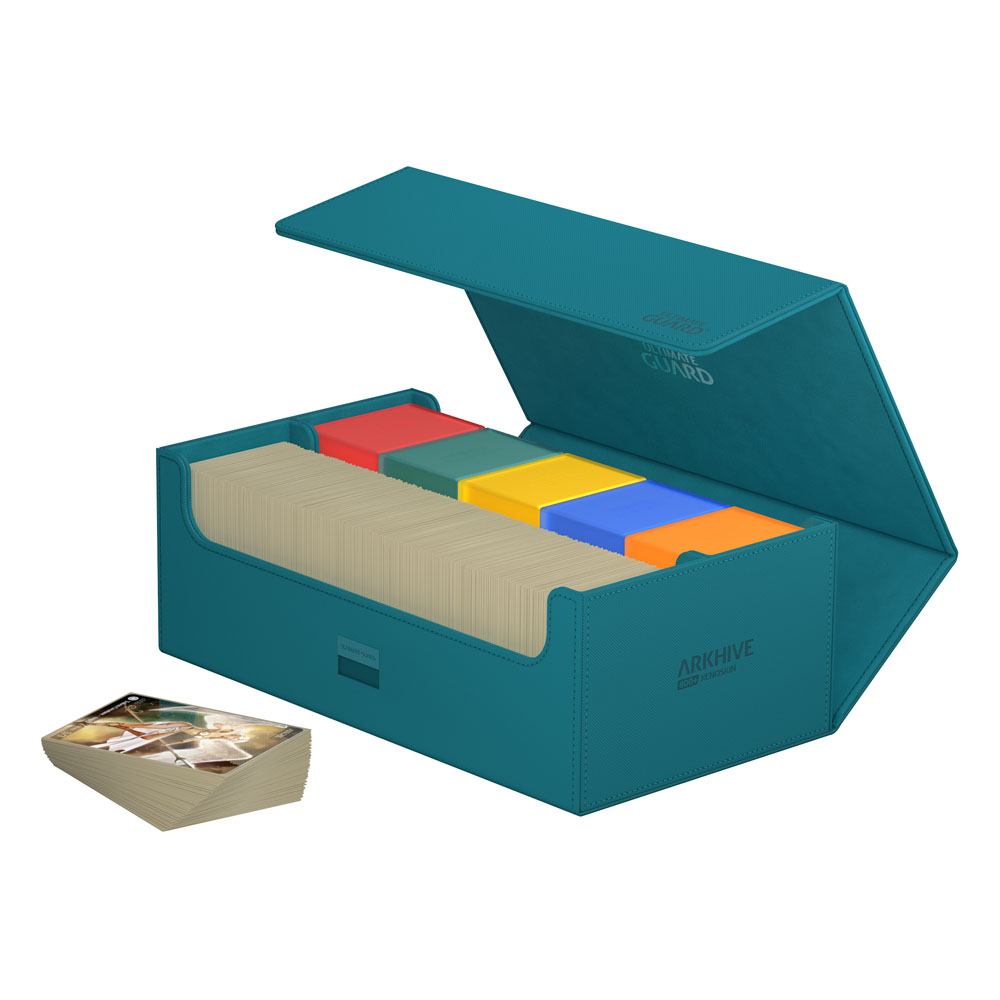 Ultimate Guard Arkhive 800+ XenoSkin in Petrolblau, geöffnet mit Karten und Trennwänden.