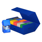 Blaue Ultimate Guard Arkhive 800+ Box mit bunten Kartenboxen, geöffnet.