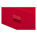 Rote Ultimate Guard Arkhive 800+ XenoSkin Box, Nahaufnahme der Textur und Logo.