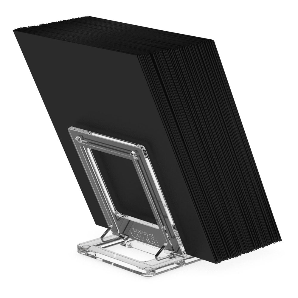 Ultimate Guard Slider Stands, 5 Stück, aus klarem Plastik, präsentiert schwarze Karten.