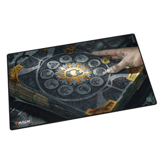 Magic: The Gathering Spielmatte "Guild Summit" mit Artwork "Tome of the Guildpact" von Ultimate Guard.
