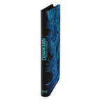 Ultimate Guard Zipfolio 360 Xenoskin "Duskmourn: House of Horror" in Blau, stehend, mit gruseligem Design.