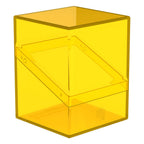 Transparente, gelbe Kartenbox Ultimate Guard Boulder 100+ Clear, geöffnet.