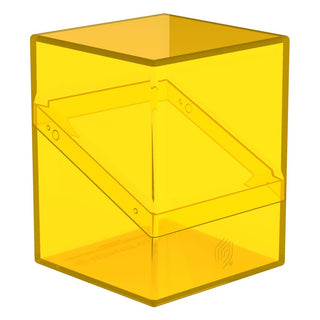 Transparente, gelbe Kartenbox Ultimate Guard Boulder 100+ Clear, geöffnet.
