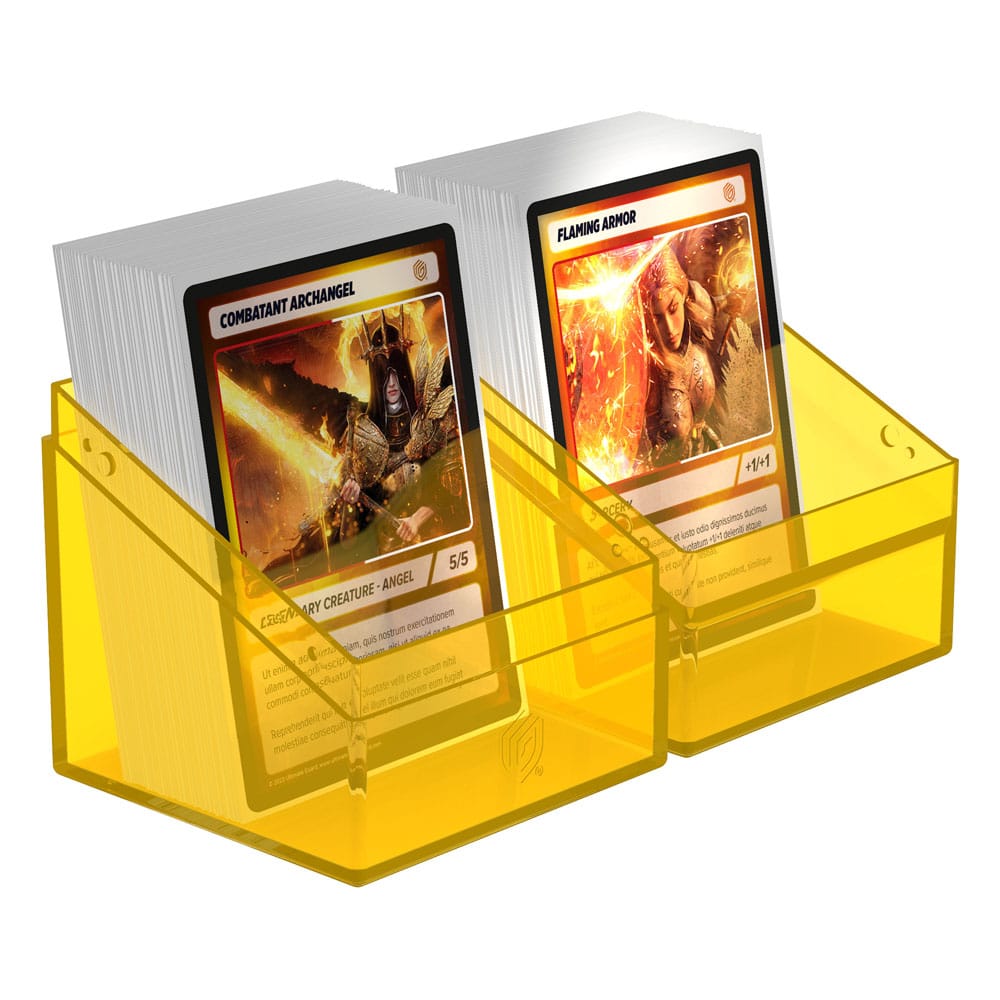 Transparente Ultimate Guard Boulder 100+ Amber Deck-Box mit Kartenstapeln.