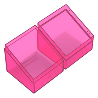 Transparente, pinke Ultimate Guard Boulder 100+ Deck-Box, geöffnet, zeigt Innenraum für Kartenaufbewahrung.
