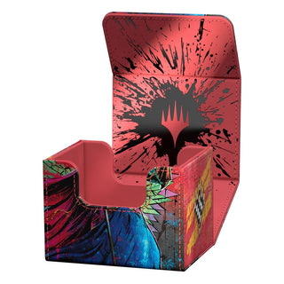 Ultimate Guard Sidewinder 100+ Xenoskin Deck-Box, rot, mit Magic: The Gathering Design.