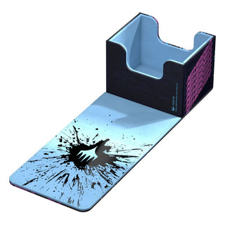 Ultimate Guard Sidewinder 100+ Xenoskin Deck-Box, blau-schwarz, geöffnet, mit "Aetherdrift" Design.