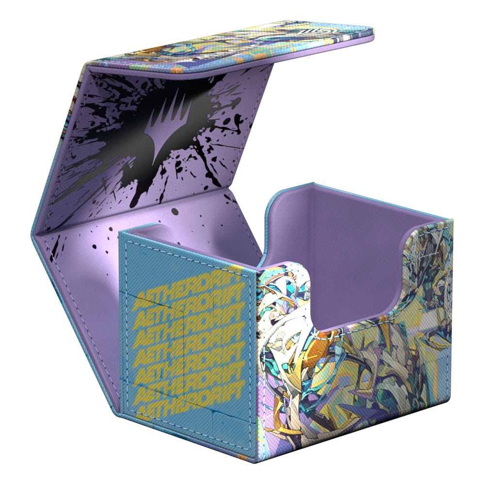 Ultimate Guard Sidewinder 100+ Xenoskin Deck-Box, Aetherdrift Design, offen, lila Innenraum.