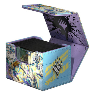 Ultimate Guard Sidewinder 100+ Xenoskin Deck-Box, offen, mit Karten, Magic: The Gathering "Aetherdrift" Design.