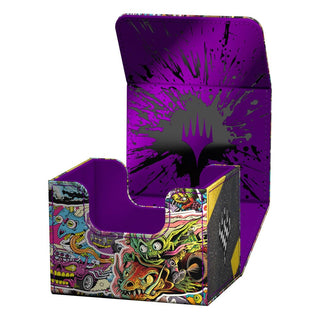 Ultimate Guard Sidewinder 100+ Xenoskin Deck-Box, buntes Design, offen, lila Innenraum, Magic: The Gathering Aetherdrift.
