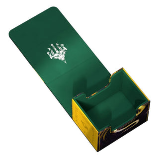 Offene Ultimate Guard Sidewinder 100+ Xenoskin Box in Grün und Gelb für Magic: The Gathering Karten.