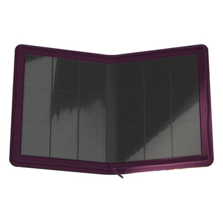 Offenes Ultimate Guard Zipfolio 360 Xenoskin Sammelkartenordner mit leeren Kartenfächern.