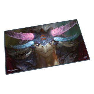 Ultimate Guard Play-Mat mit Dragonstorm-Motiv, zeigt Shiko, Paragon of the Way aus Magic: The Gathering, 61x35 cm.