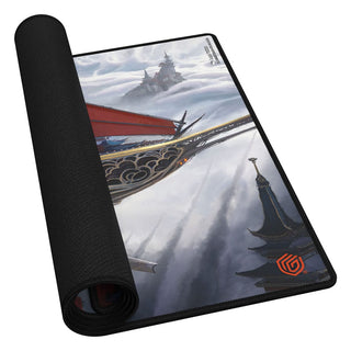 Ultimate Guard Play-Mat mit "Tarkir: Dragonstorm" Artwork, zeigt mystische Klosterlandschaft, 61x35 cm, rutschfest.
