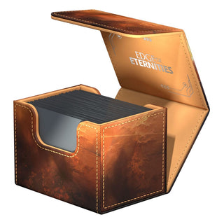 Ultimate Guard Sidewinder 100+ Xenoskin Deck-Box, offen mit Karten, "Edge of Eternities" Design.