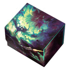 Ultimate Guard Sidewinder 100+ Xenoskin Deck-Box mit galaktischem Design.