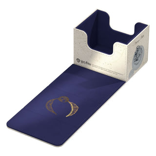 Ultimate Guard Sidewinder 100+ Xenoskin Harry Potter Deck-Box, offen mit Hogwarts-Design.