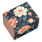 Ultimate Guard Sidewinder 100+ Deck-Box mit floralem Muster, Xenoskin-Material.