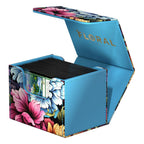Ultimate Guard Sidewinder 100+ Xenoskin Deck-Box, floral, offen mit Karten.